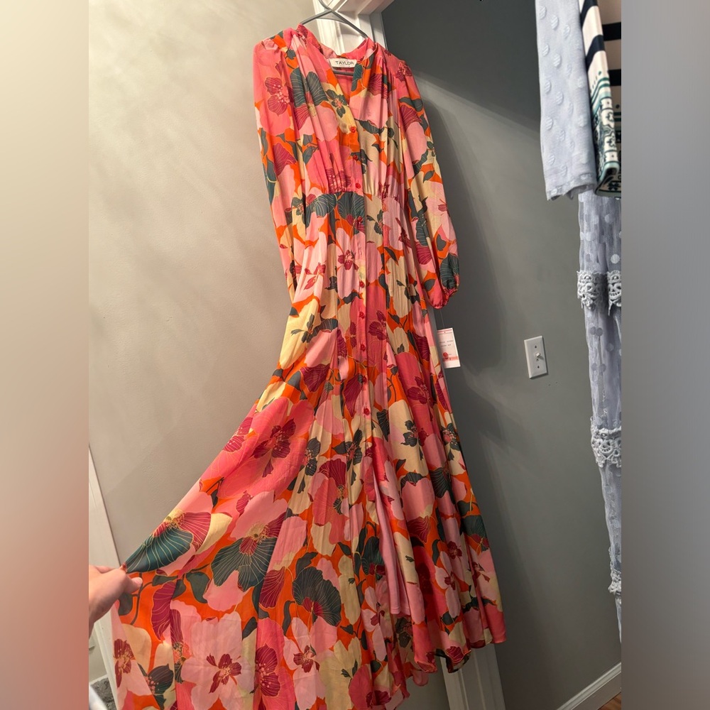 🛑SOLD🛑NWT Taylor dress
